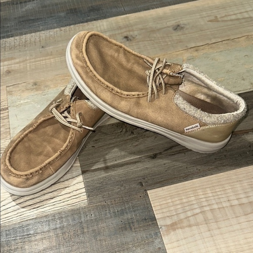 Hey dude women leather shoes